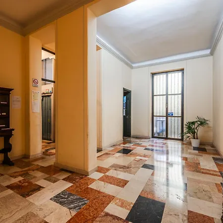 Sovoy Porta Romana 公寓 *
